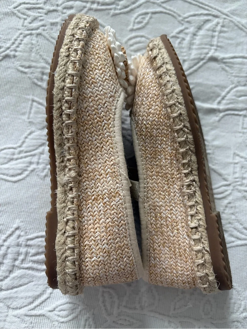 Girls Beige Woven Mary Jane Shoes with White Flower cat Jack 9